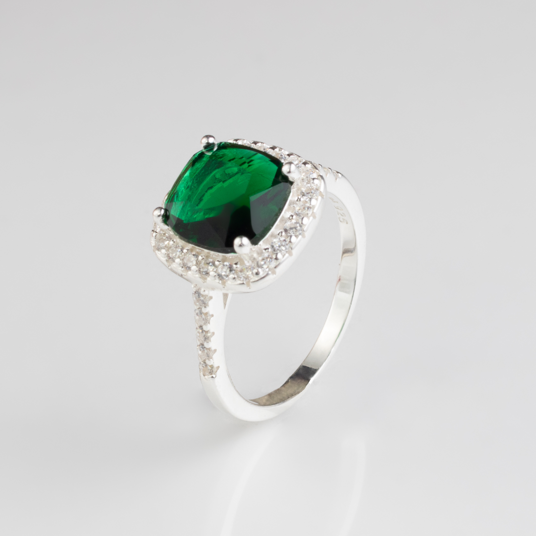 Anillo de Circón